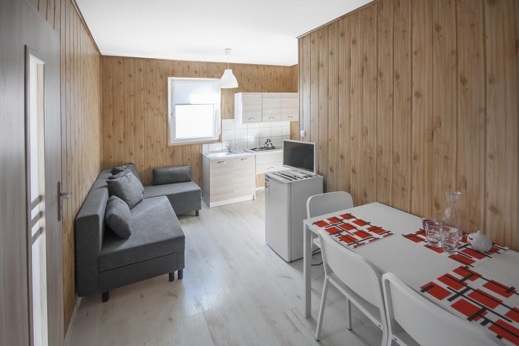 Cuma Camp Villa Sarbinowo Exteriör bild