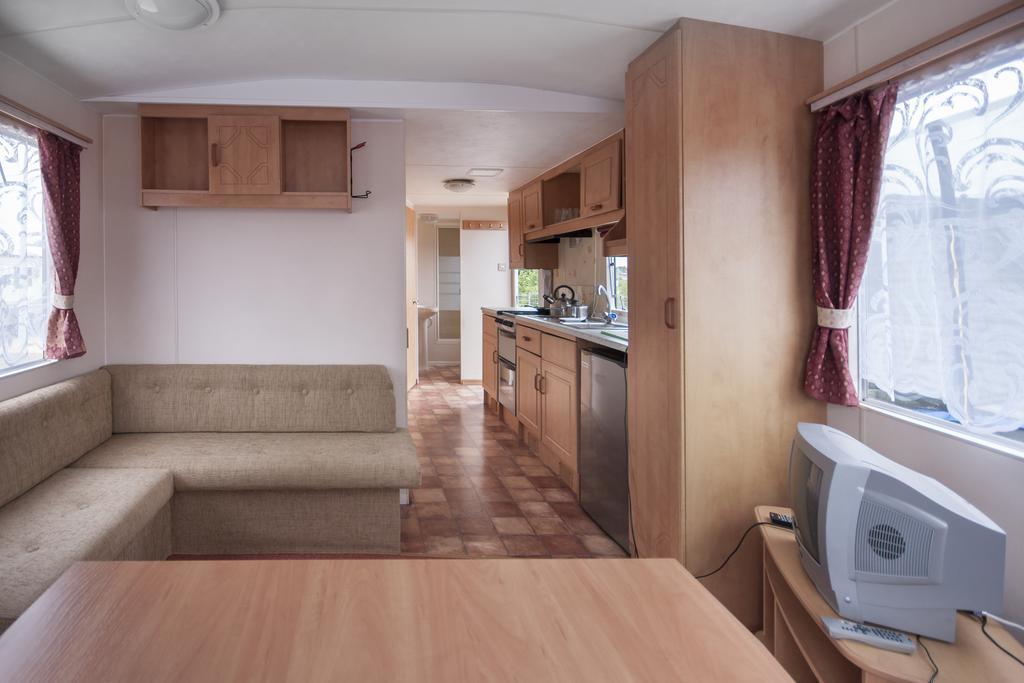Cuma Camp Villa Sarbinowo Exteriör bild