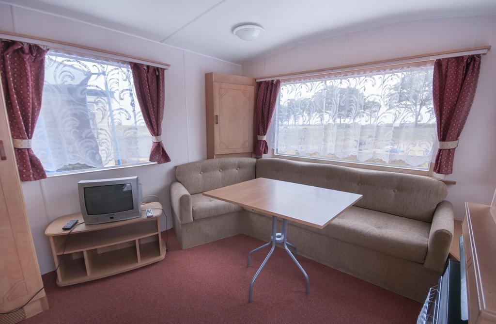 Cuma Camp Villa Sarbinowo Exteriör bild