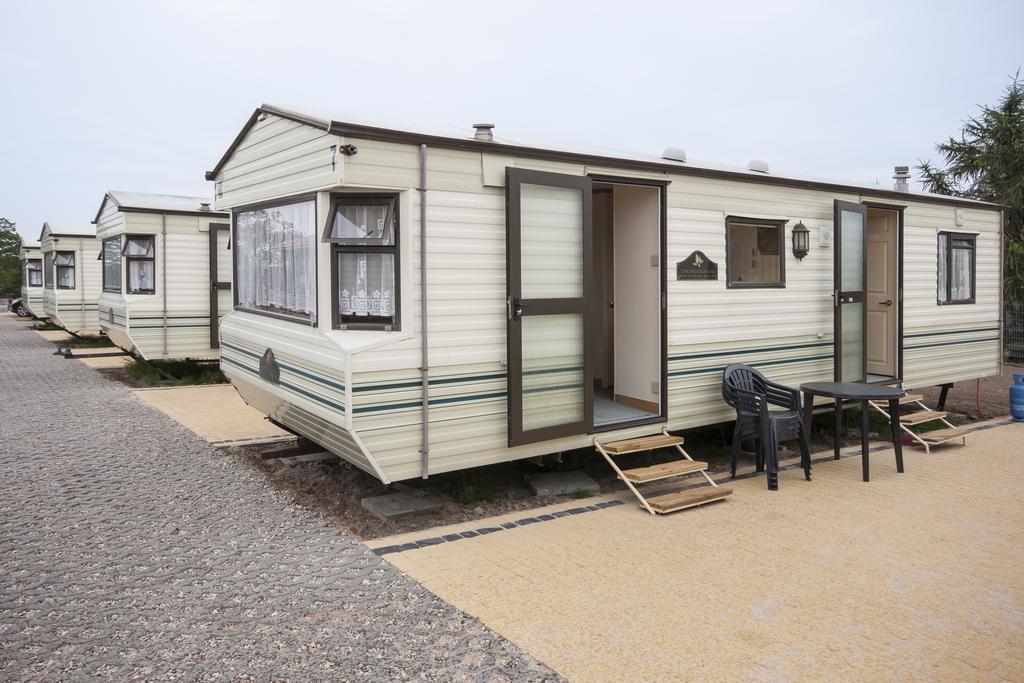 Cuma Camp Villa Sarbinowo Exteriör bild