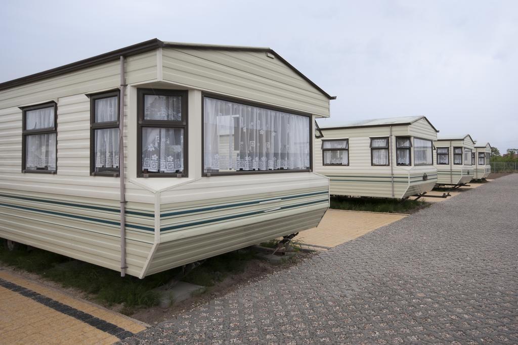Cuma Camp Villa Sarbinowo Exteriör bild